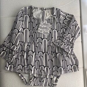 Kate Quinn Black and White ballerina 100 organize cotton